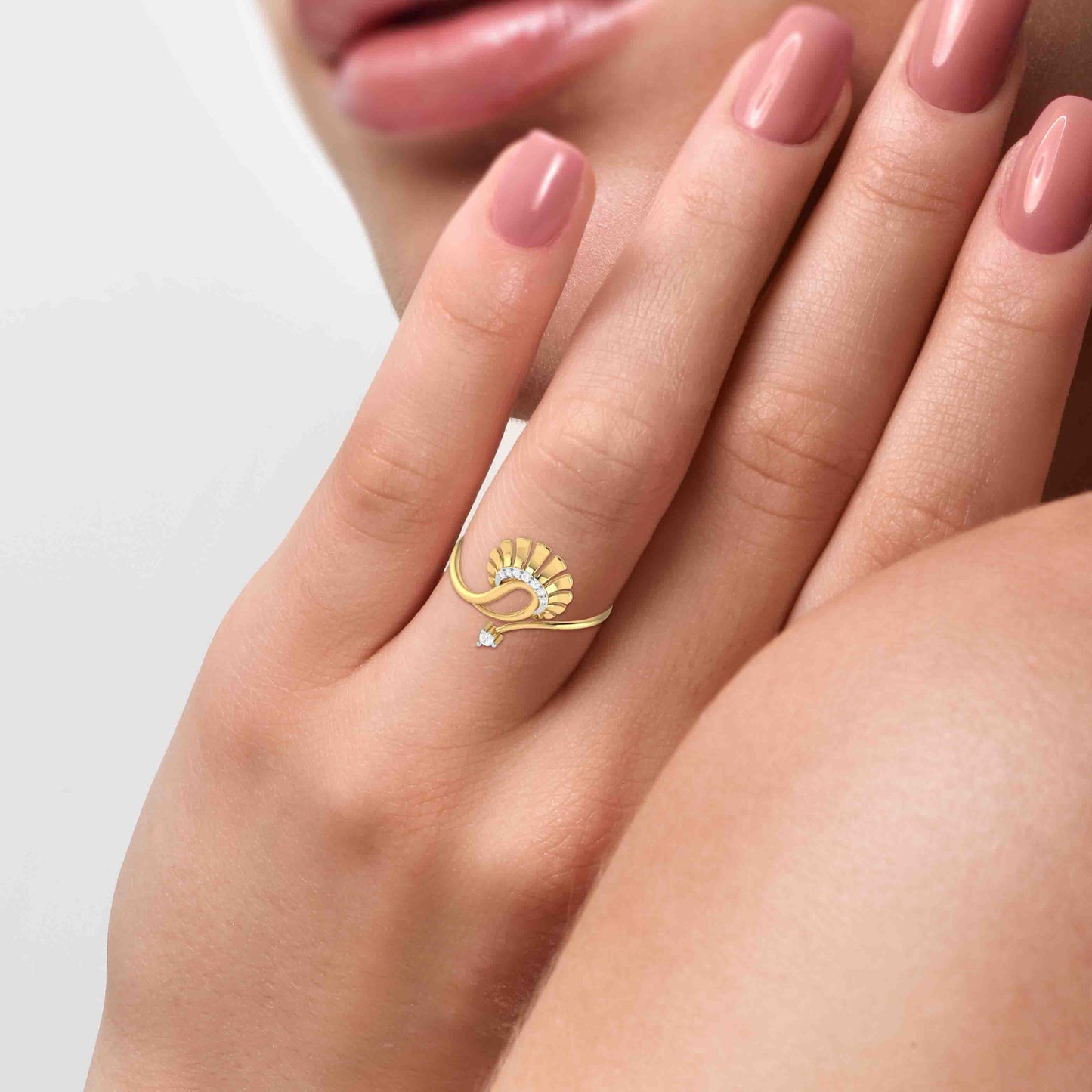 Luminous Diamond Halo 14Kt Ring