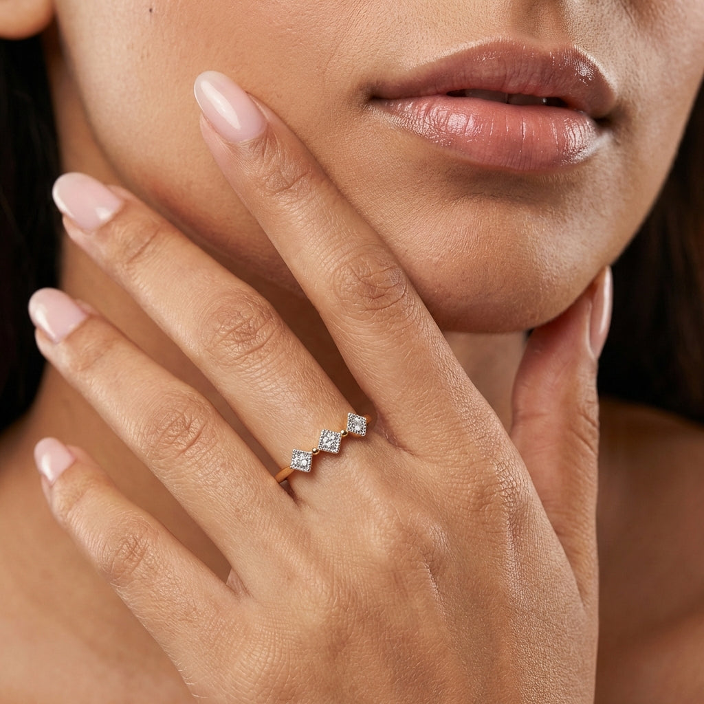 Aether 18Kt Diamond Ring model_white view