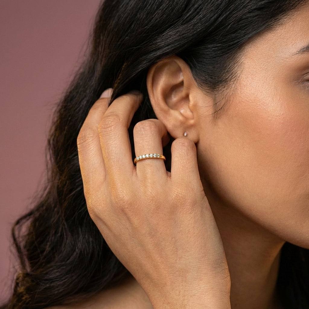 Alchemy 18Kt Diamond Ring model_rose view