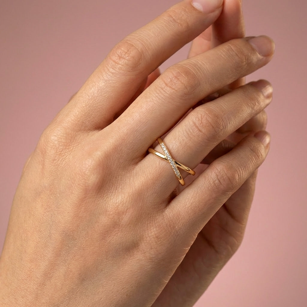 Aurora Twilight 18Kt Diamond Ring model view