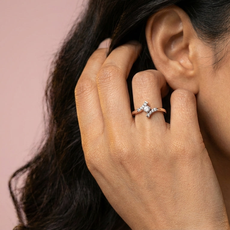 Effervescence 18Kt Diamond Ring model_rose view