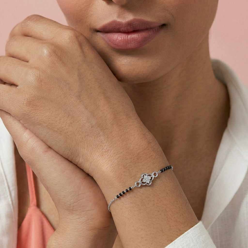 Gleaming Gardens Chain Bracelet 18K model_white-1 view