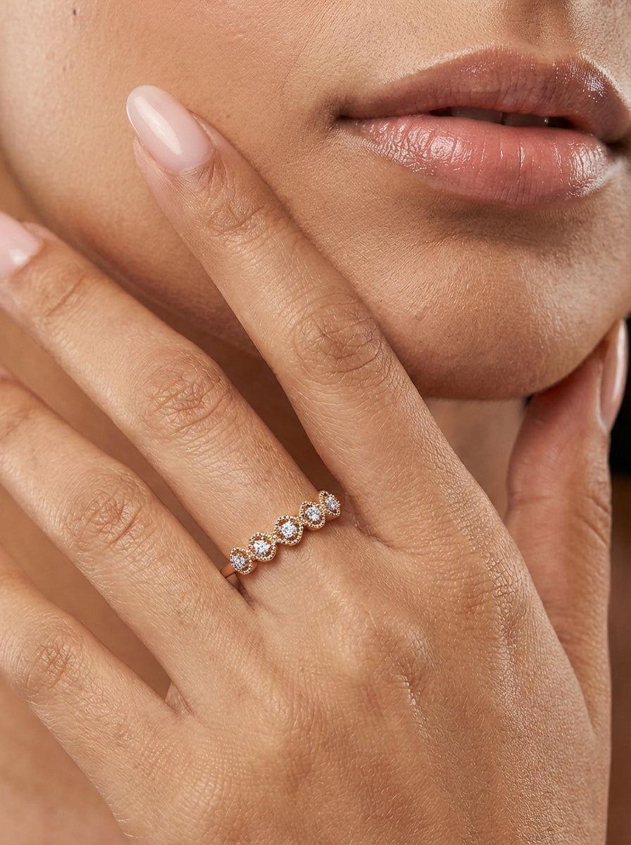 Oasis 18Kt Diamond Ring model_white view