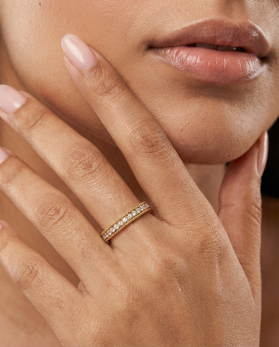 Opulent Ethereal 18Kt Diamond Ring model_white view