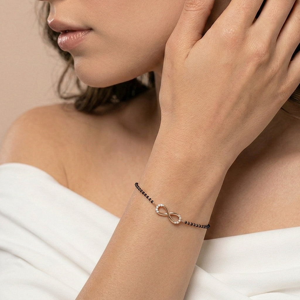 Radiant Reflection Chain Bracelet 18K model_rose-1 view