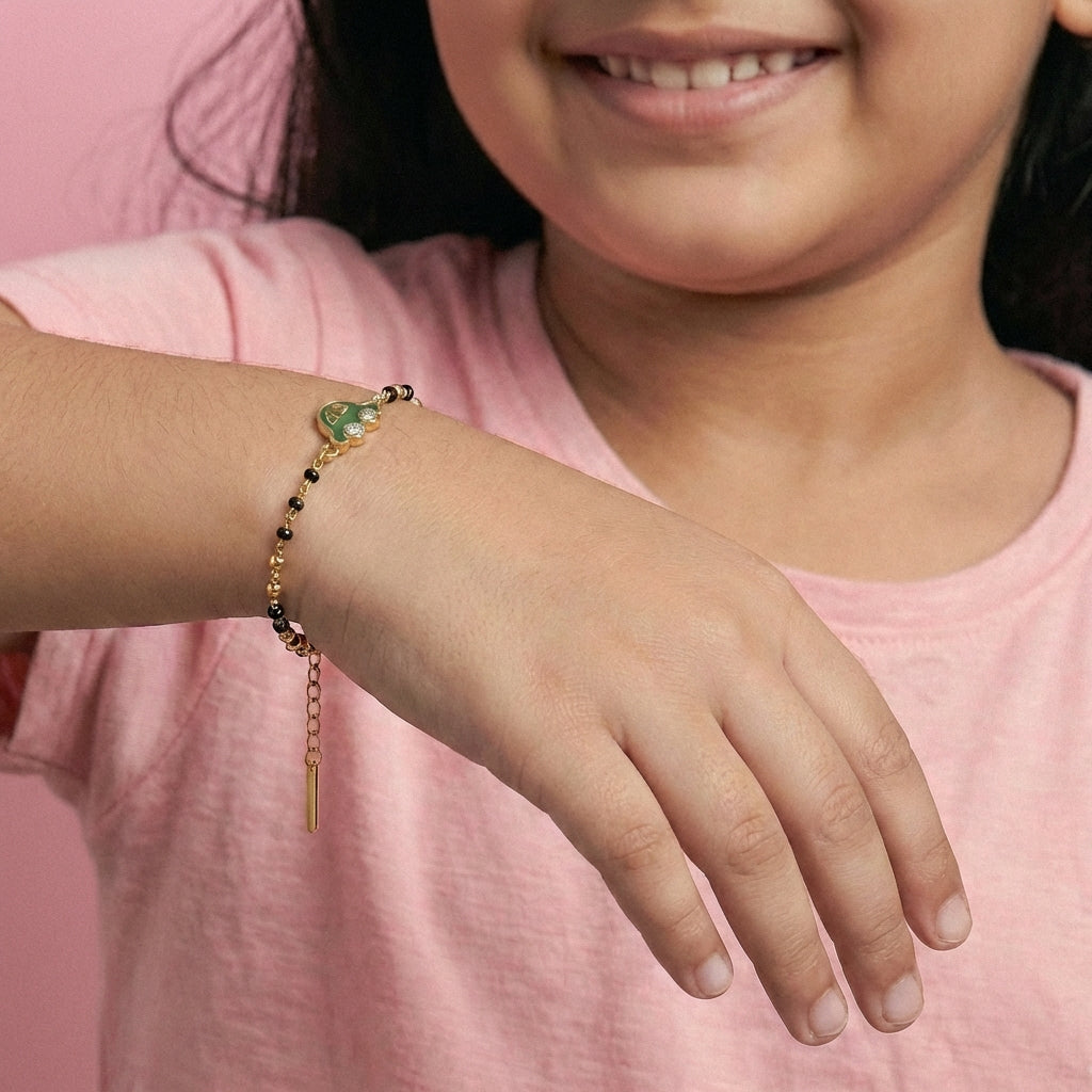 Radiant Reverie Chain Bracelet model_white-1 view