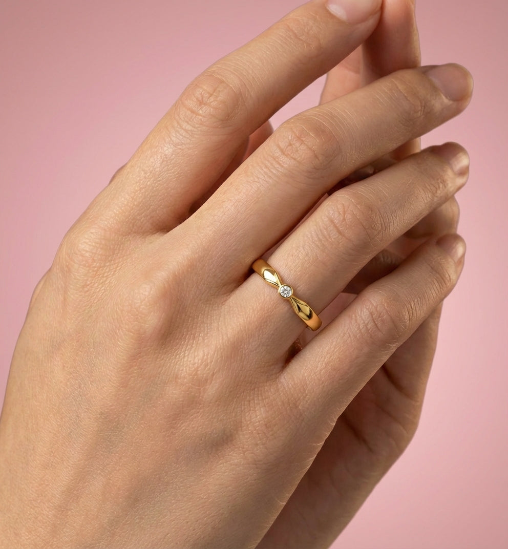 Regal 18Kt Diamond Ring model view