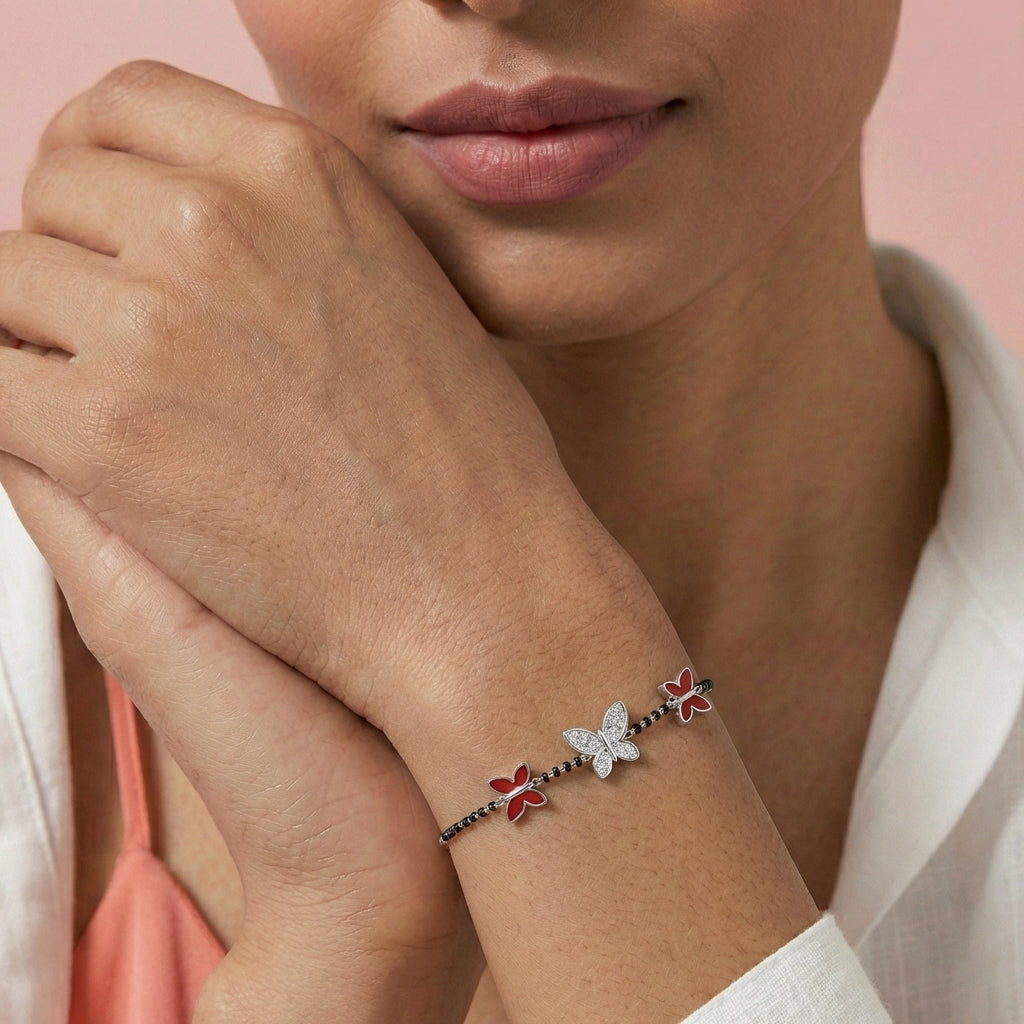 Scintillating Stardust Chain Bracelet 18K model_white-1 view