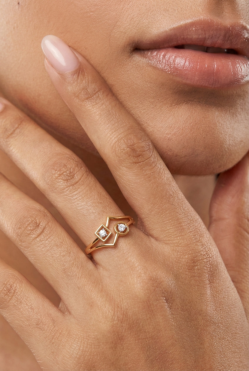 Shimmering Shangri-La 18Kt Diamond Ring model_white view
