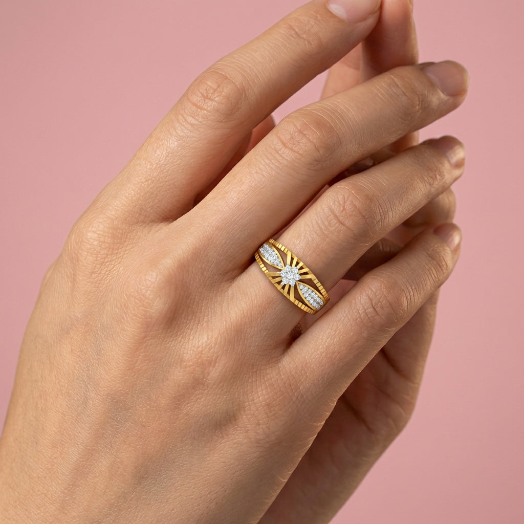 Tranquil Typhoon Turquoise 18Kt Diamond Ring model view